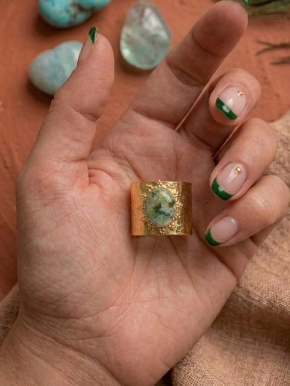 Moss Agate Wide Cigar Band Hammered 18K Gold Cuff Ring Old Money Boho Size 7-8